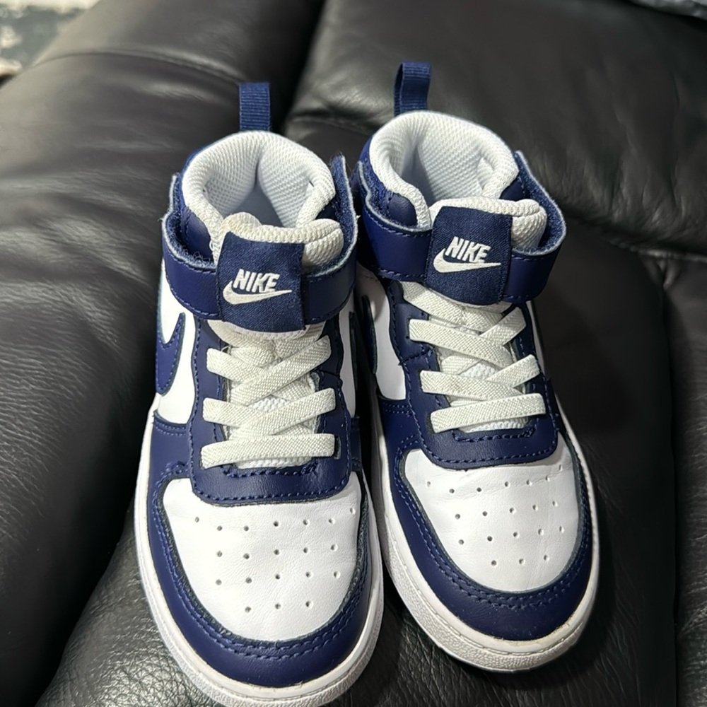 Nike toddler sneakers